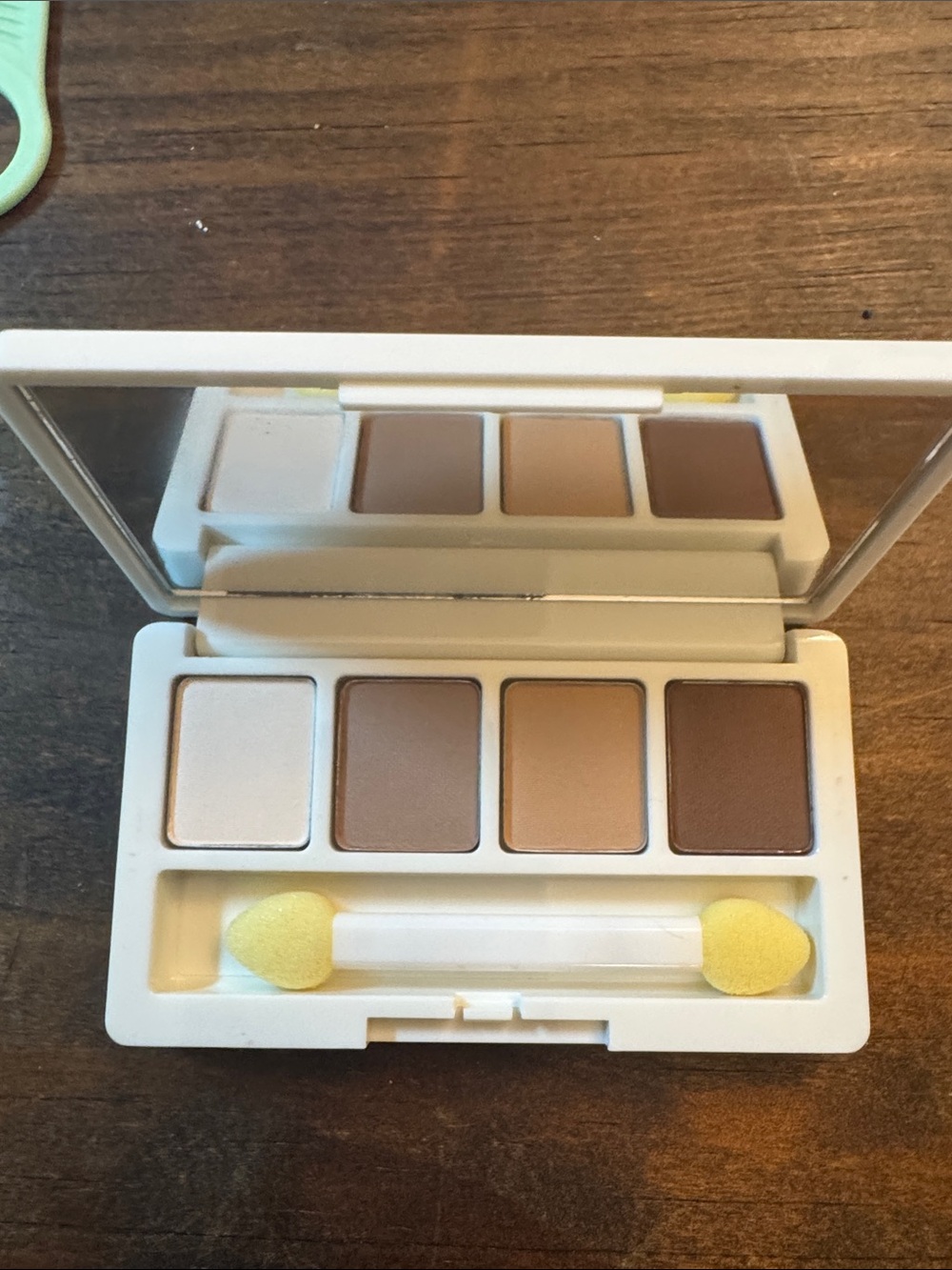 Clinique Neutral Eyeshadow Quad - Cream, Taupe & Brown